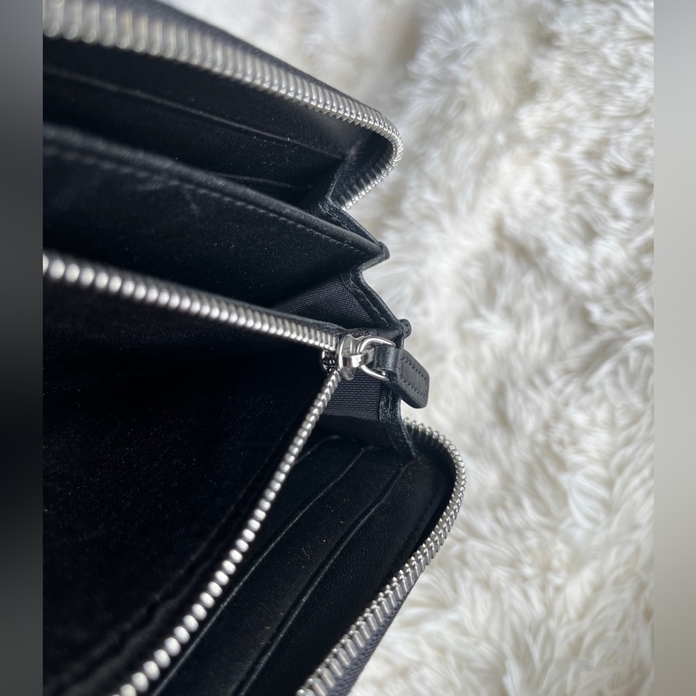 MCM Zip-around Long Wallet Leather Black - Picture 8 of 16